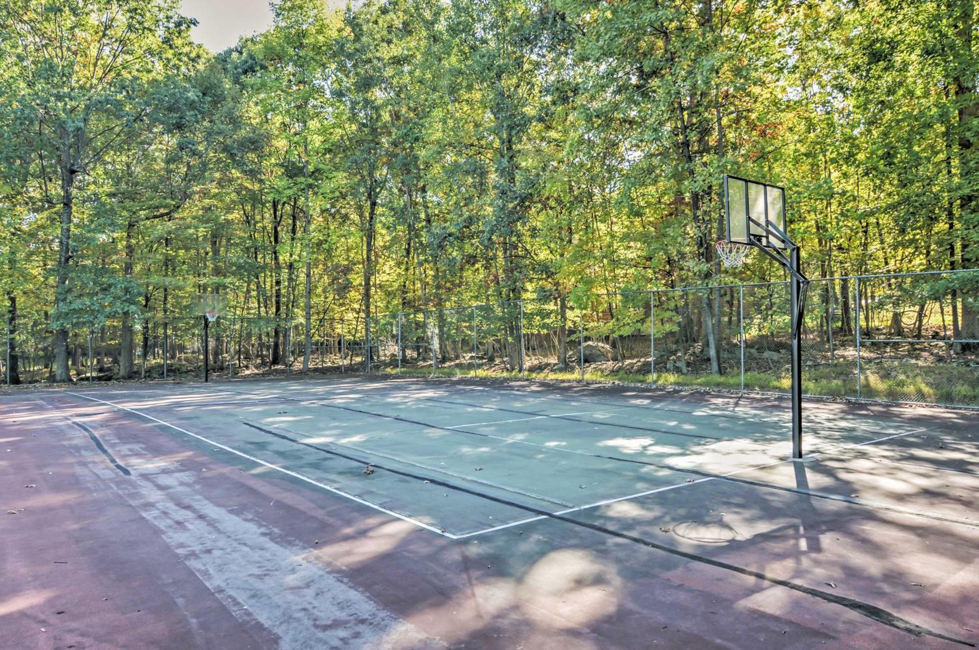Poconos Family Home - Near Falls With Resort Perks! Бушкилл Экстерьер фото